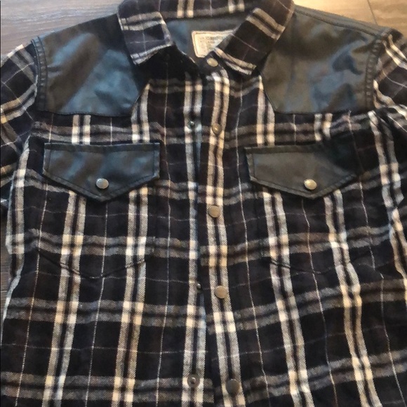 Shirts - Picture 2 of 4